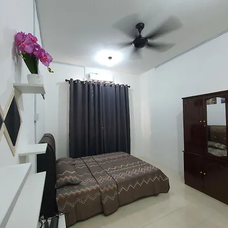 Licuala Homestay Bukit Keluang Kampung Raja Exterior photo