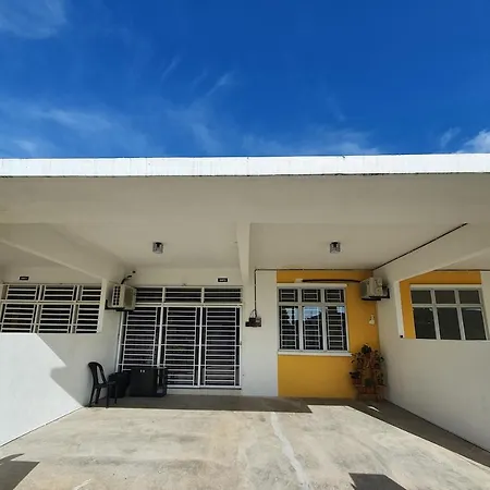Licuala Homestay Bukit Keluang Kampung Raja Exterior photo